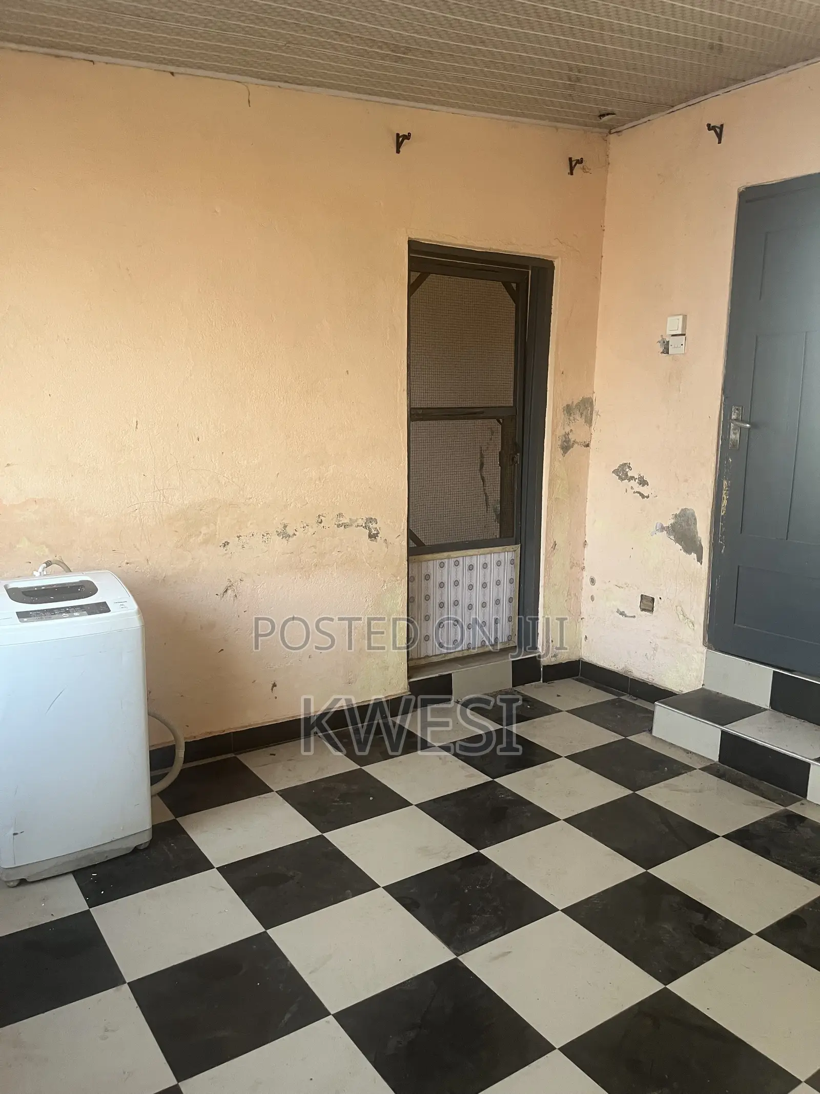 Chamber and Hall Self-Contained for Rent