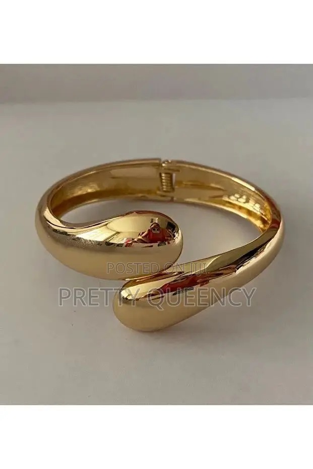 Ladies Bangle