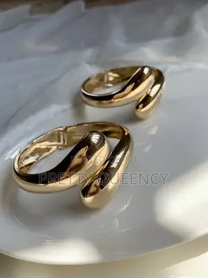 Ladies Bangle