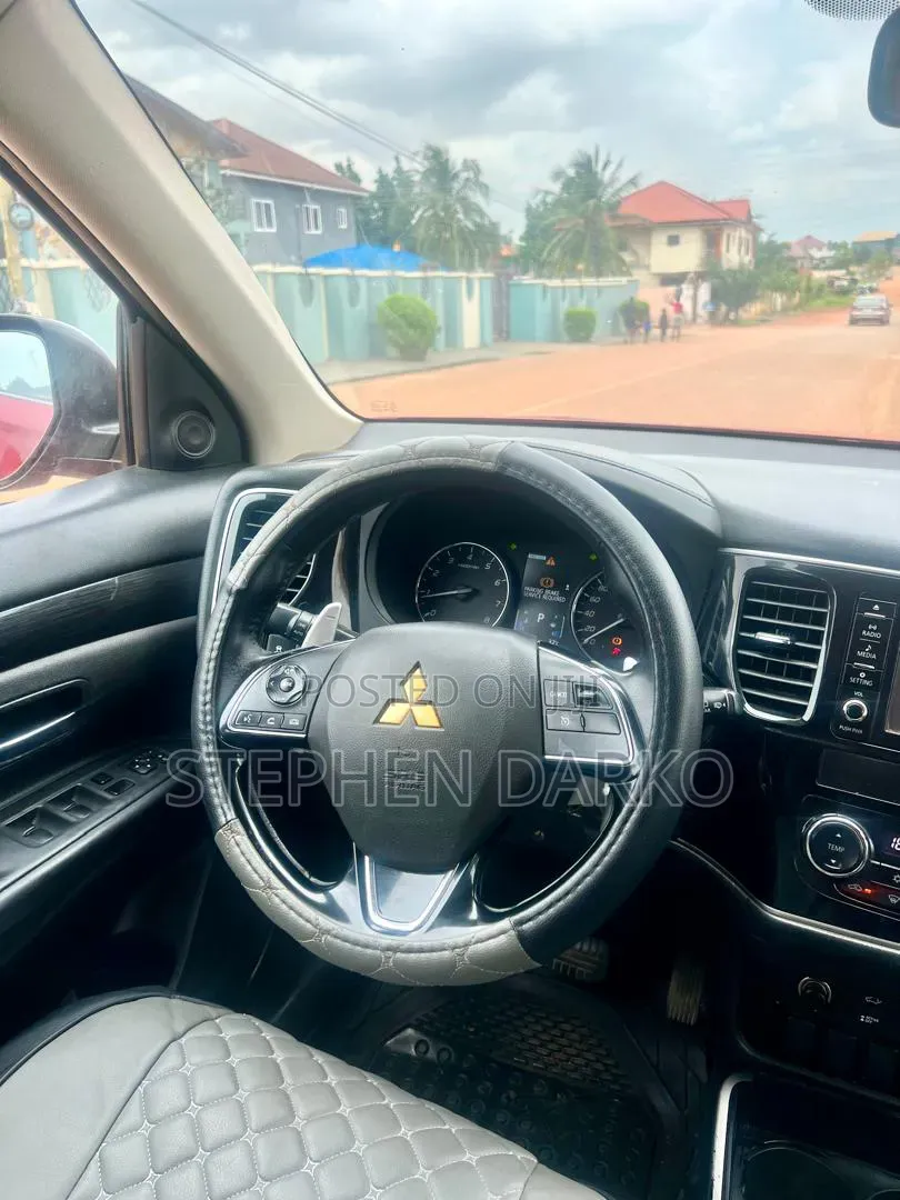 Mitsubishi Outlander 2017 Red