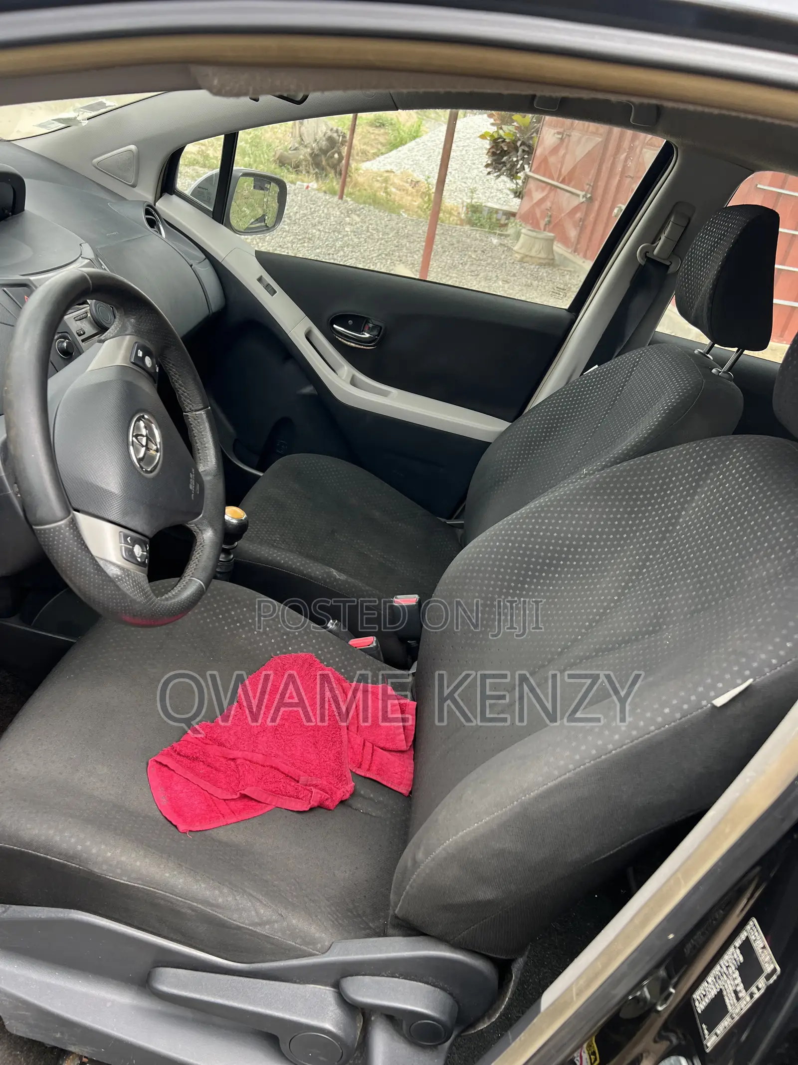 Toyota Yaris 2010 Black
