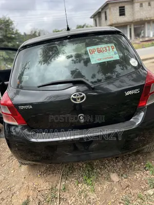 Toyota Yaris 2010 Black