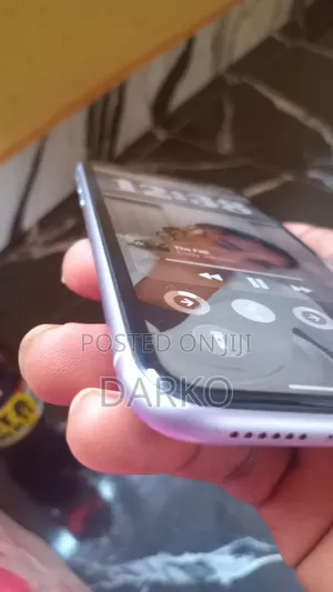 Apple iPhone 11 64 GB Purple