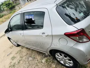 Toyota Yaris 2010 Silver