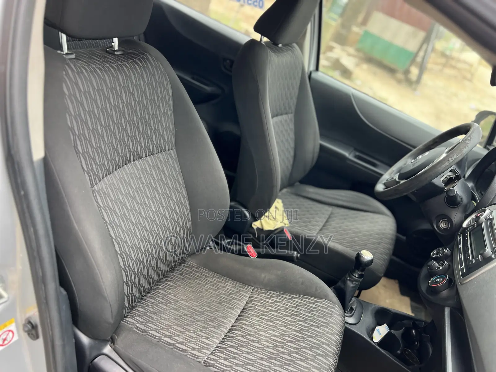 Toyota Yaris 2010 Silver
