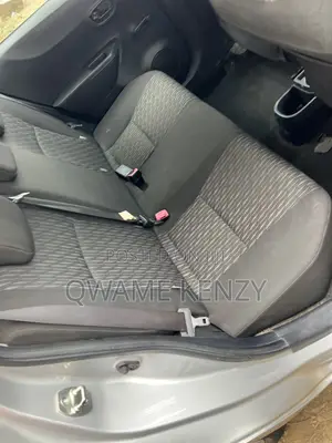 Toyota Yaris 2010 Silver