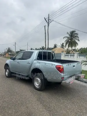 Mitsubishi L200 2009 Blue