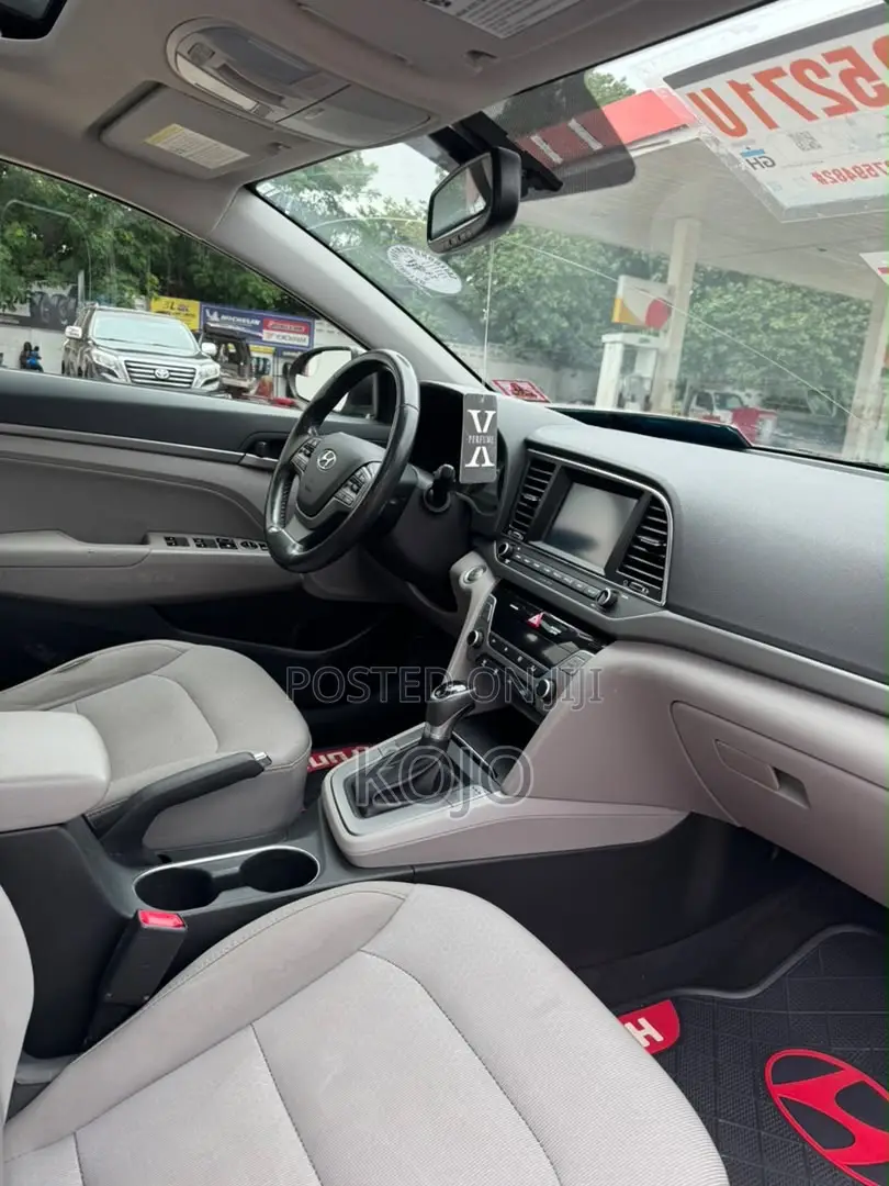 Hyundai Elantra SE 2018 Gray
