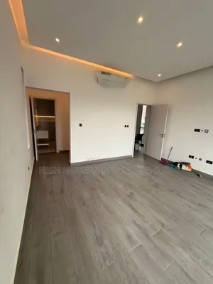 4bdrm Penthouse in Dzorwulu for sale
