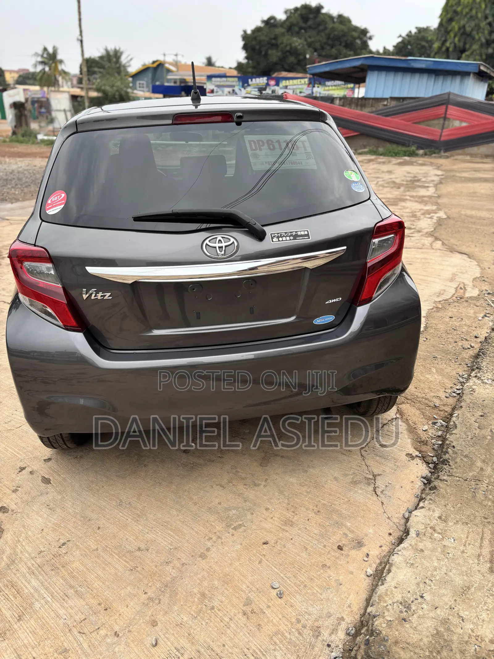 Toyota Vitz 1.3 AWD 5dr 2015 Gray