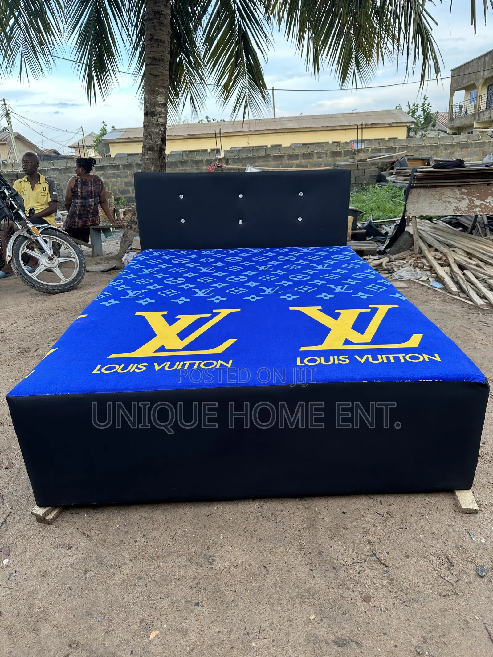 Inbuilt Double Bed