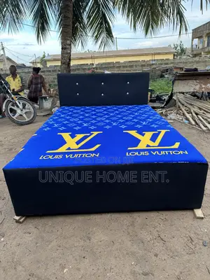 Inbuilt Double Bed