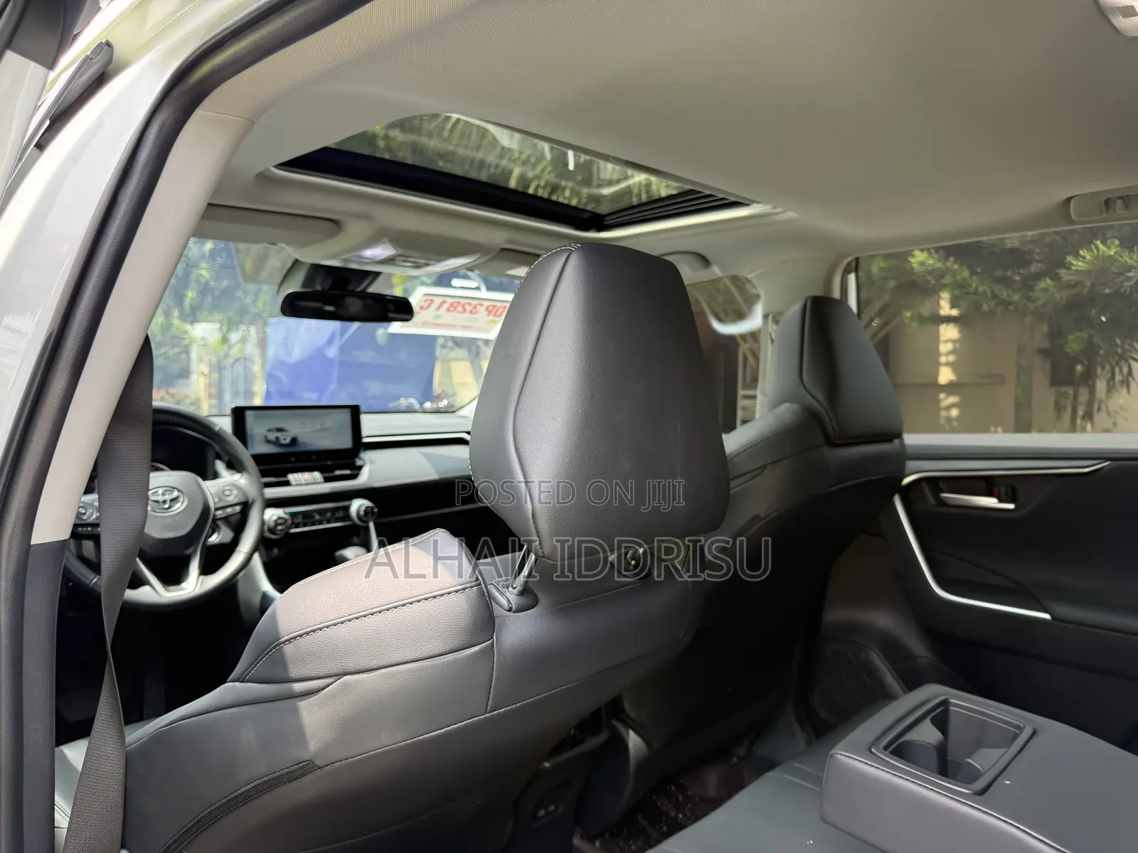 Toyota RAV4 Limited FWD 2024 White