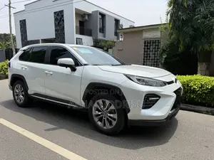 Toyota RAV4 Limited FWD 2024 White