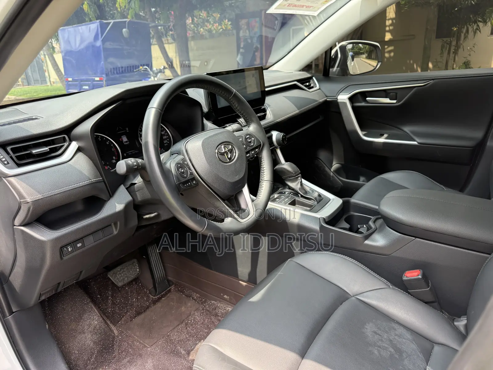 Toyota RAV4 Limited FWD 2024 White