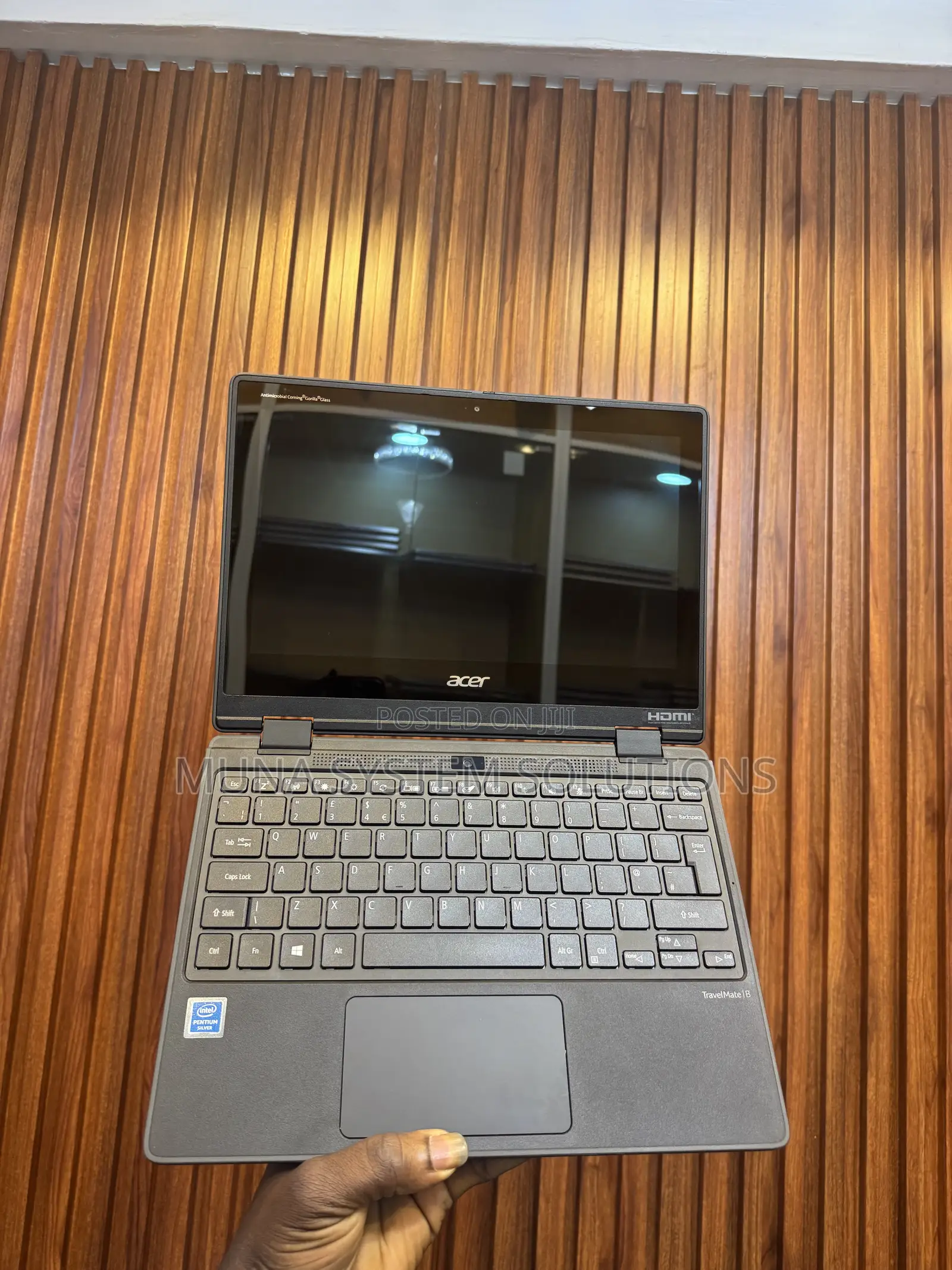 Laptop Acer TravelMate B3 4GB Intel SSD 128GB