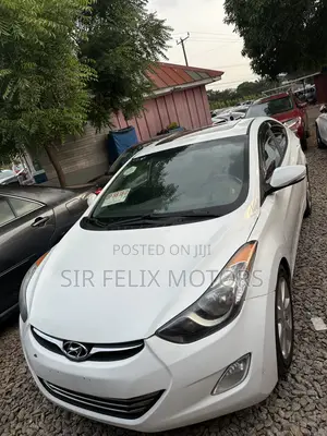Hyundai Elantra Limited Sedan FWD (1.8L 4cyl 6A) 2013 White
