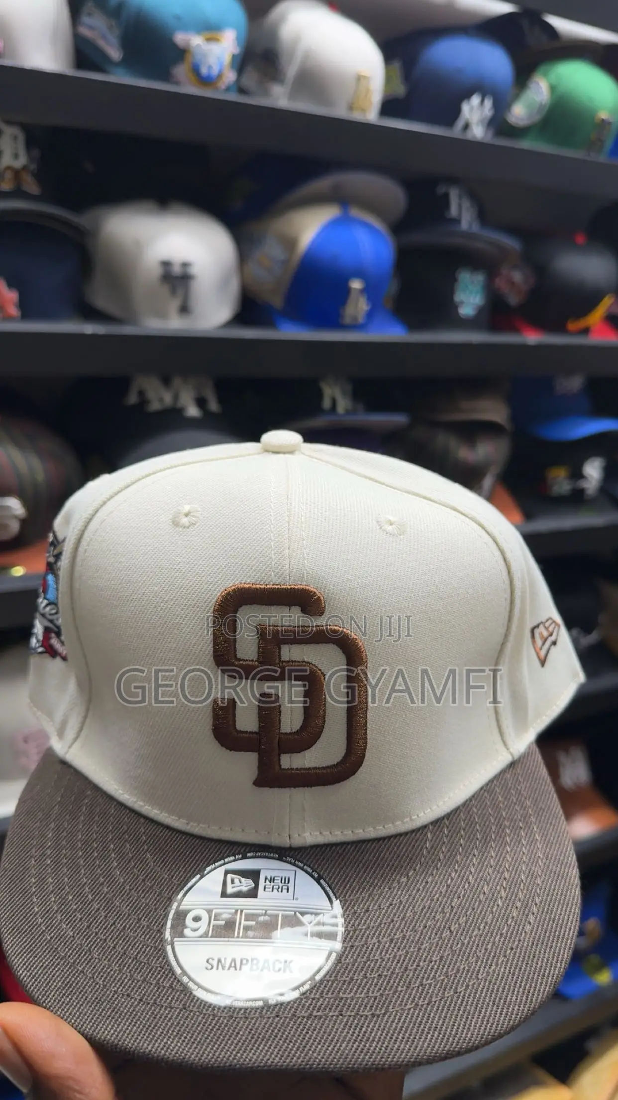 Round Fitted Caps