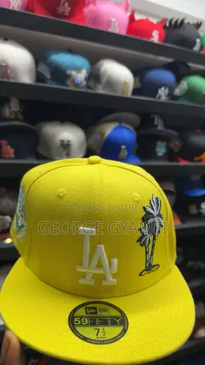 Round Fitted Caps