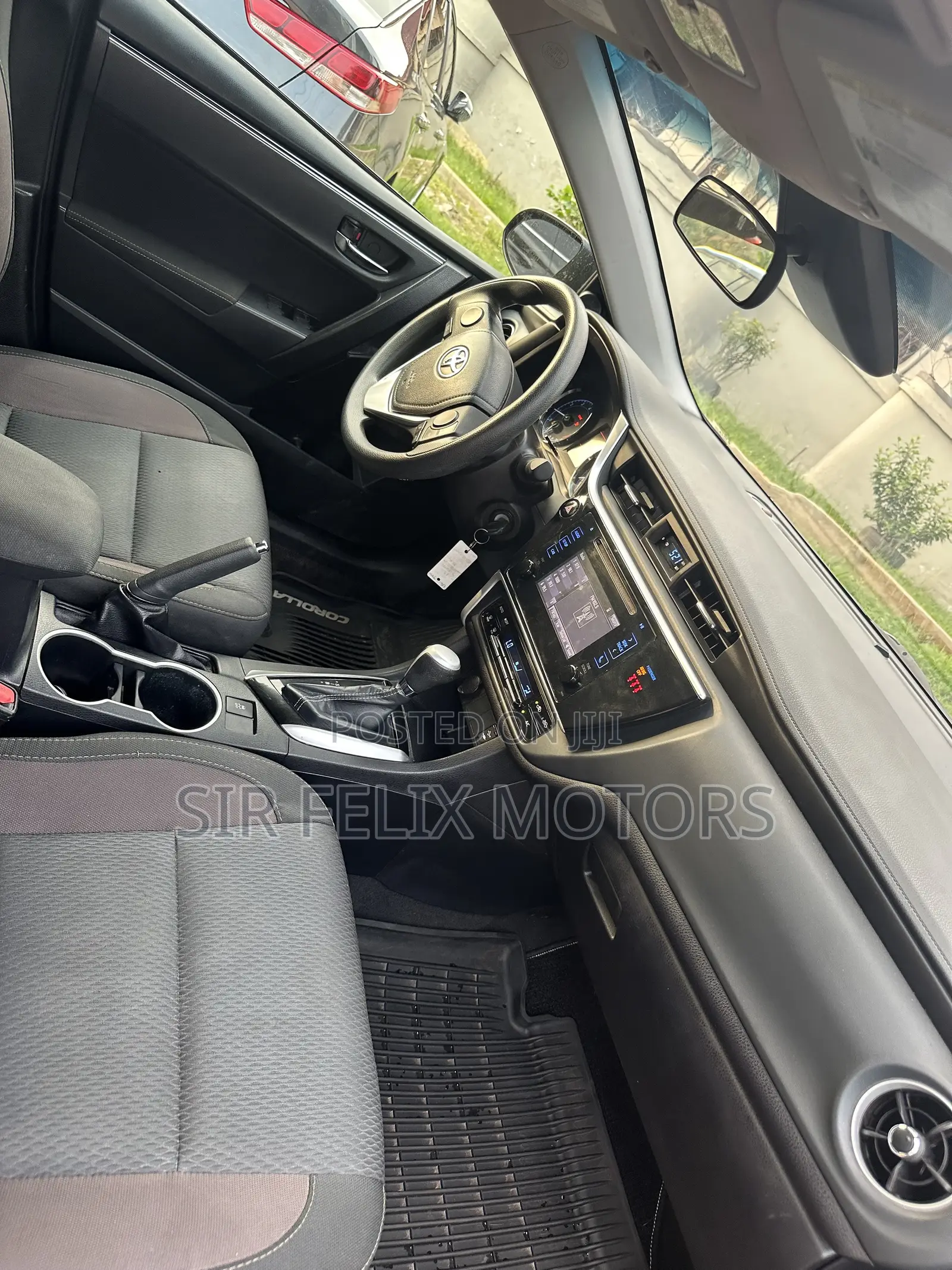 Toyota Corolla LE Eco (1.8L 4cyl 2A) 2019 Black