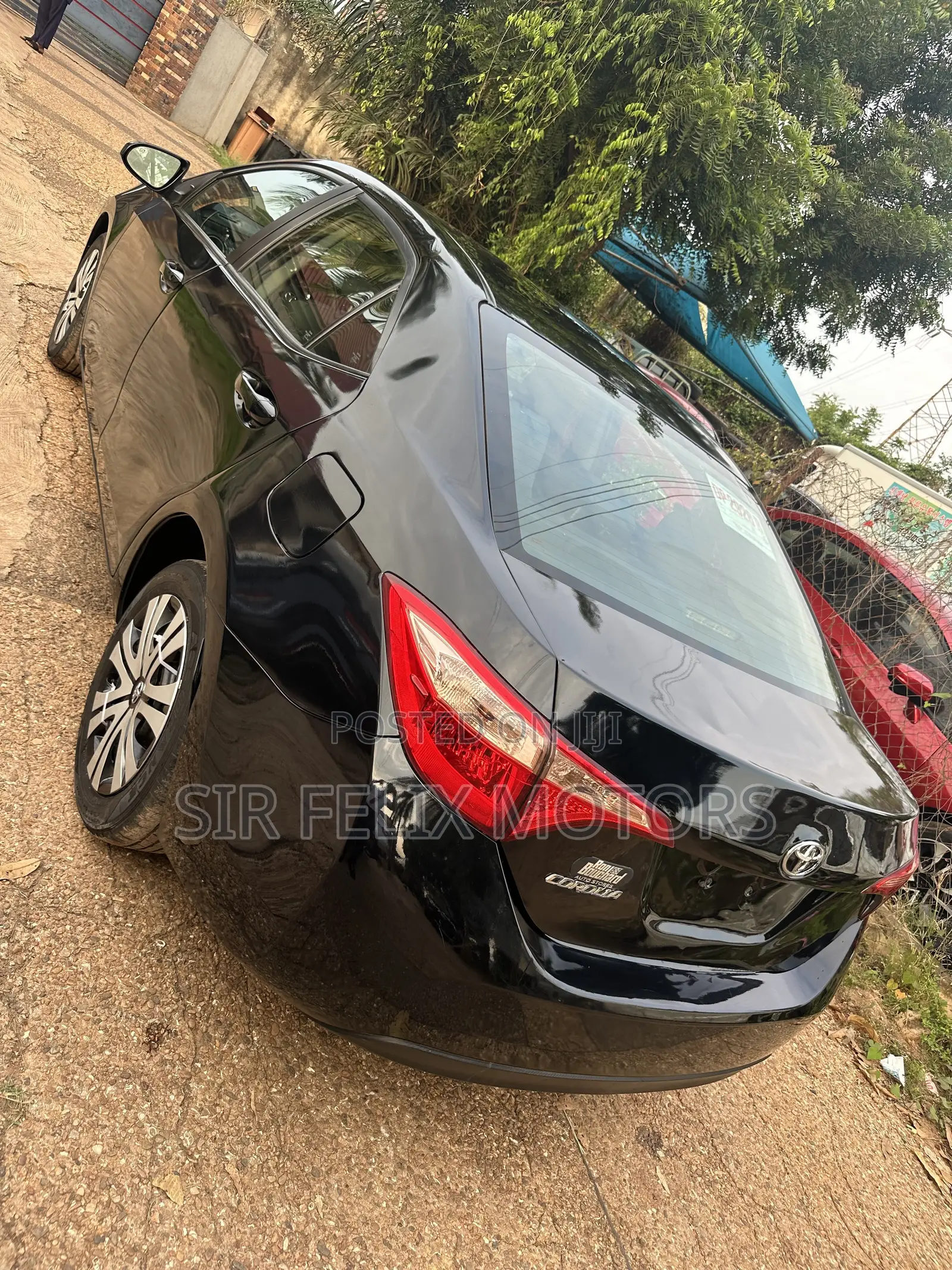 Toyota Corolla LE Eco (1.8L 4cyl 2A) 2019 Black