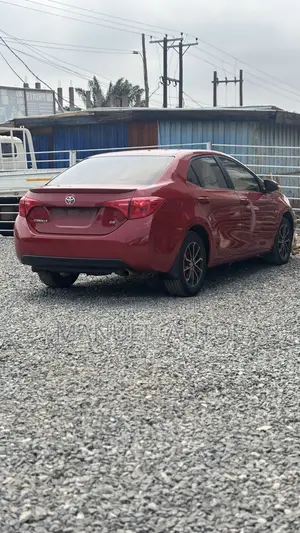 Toyota Corolla SE (1.8L 4cyl 2A) 2018 Red