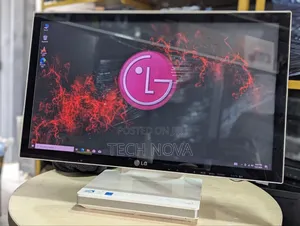 Desktop Computer 8GB Intel HDD 700GB