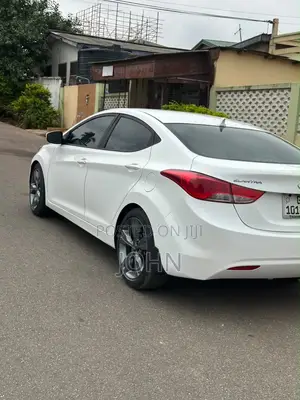 Hyundai Elantra SE 4dr Sedan (1.8L 4cyl 6M) 2014 White