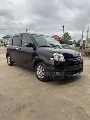 Toyota Sienta 1.5 FWD 2014 Black