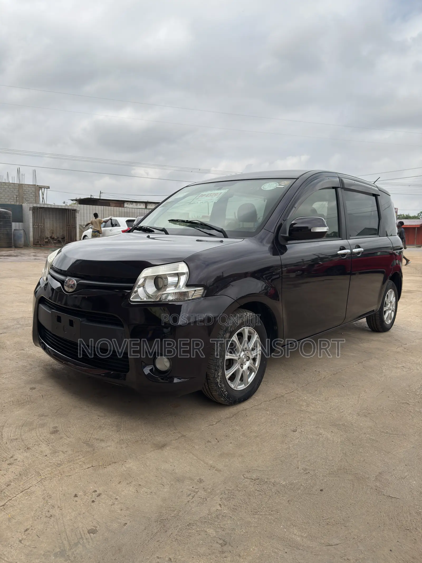 Toyota Sienta 1.5 FWD 2014 Black