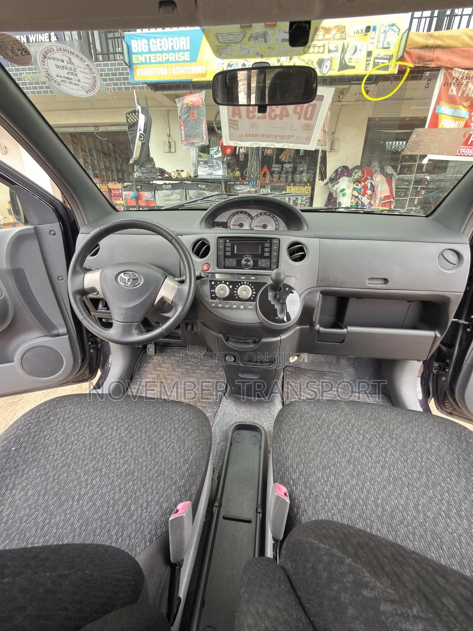 Toyota Sienta 1.5 FWD 2014 Black