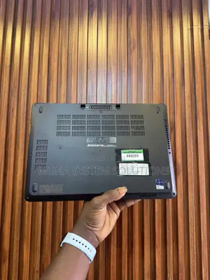 Laptop Dell Latitude 5450 8GB Intel Core i7 SSD 256GB