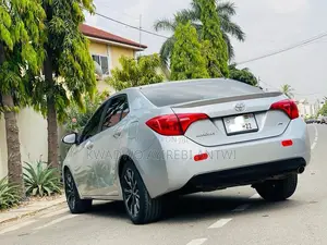 Toyota Corolla 2017 Silver