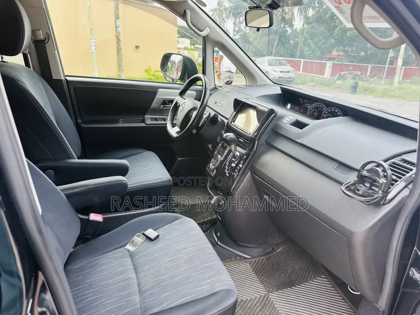 Toyota Voxy 2014 Black