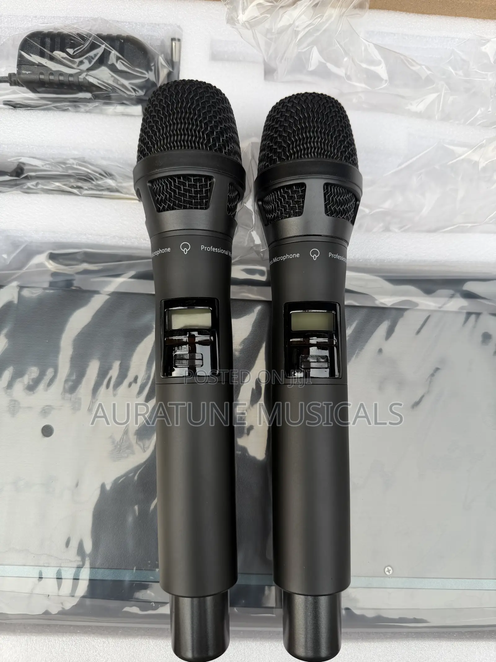 Shure GLXD58 Professional Wireless Microphone.