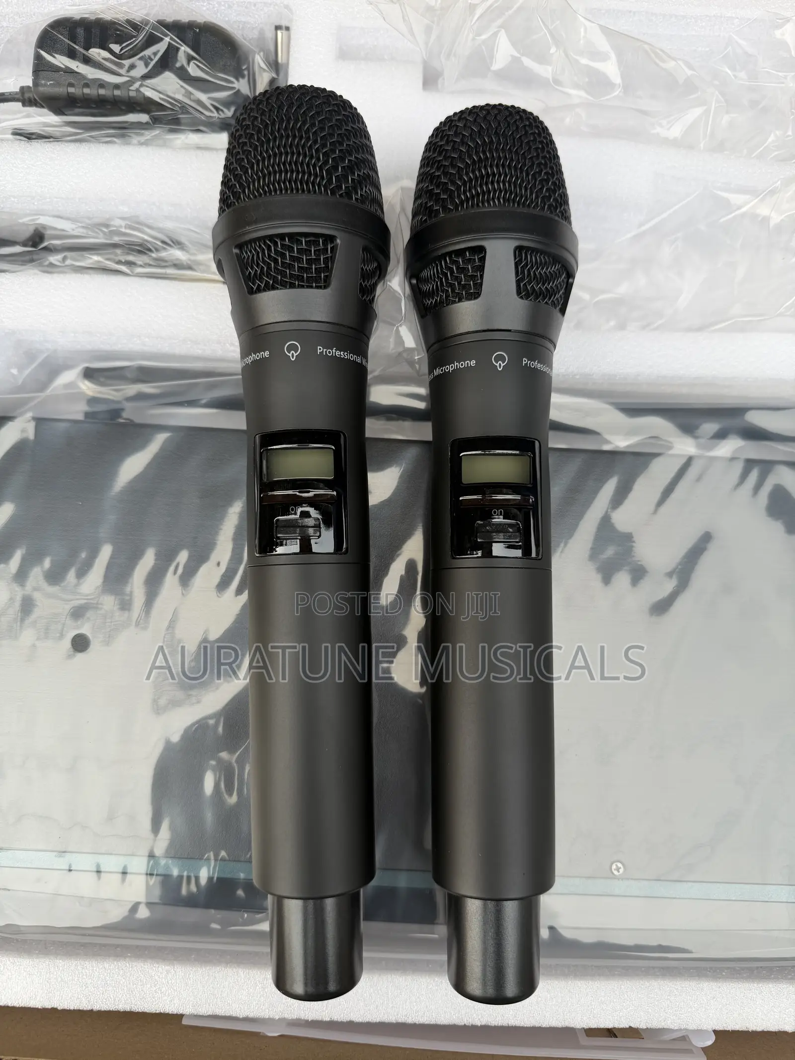 Shure GLXD58 Professional Wireless Microphone.