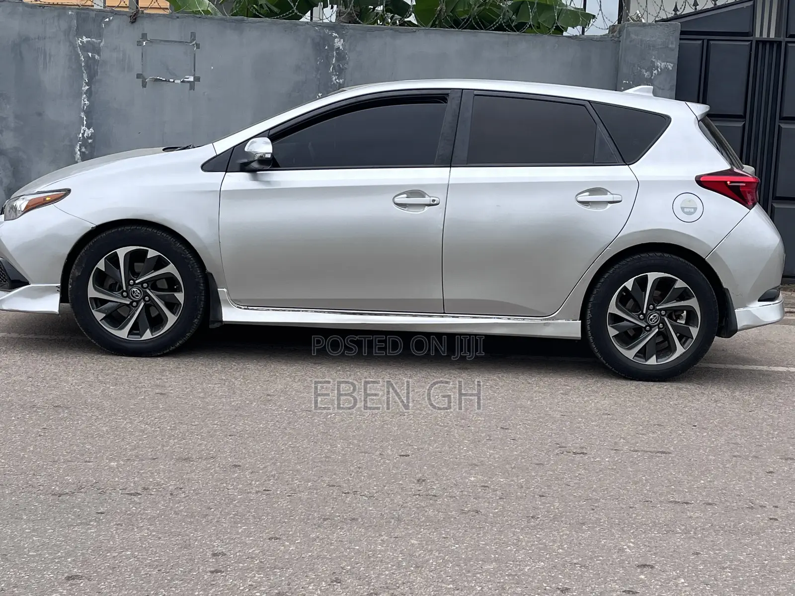 Toyota Corolla SE (1.8L 4cyl 2A) 2018 Silver