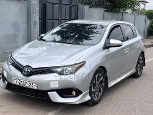 Toyota Corolla SE (1.8L 4cyl 2A) 2018 Silver