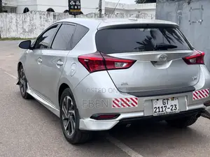 Toyota Corolla SE (1.8L 4cyl 2A) 2018 Silver