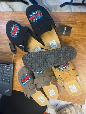 Momi Slippers