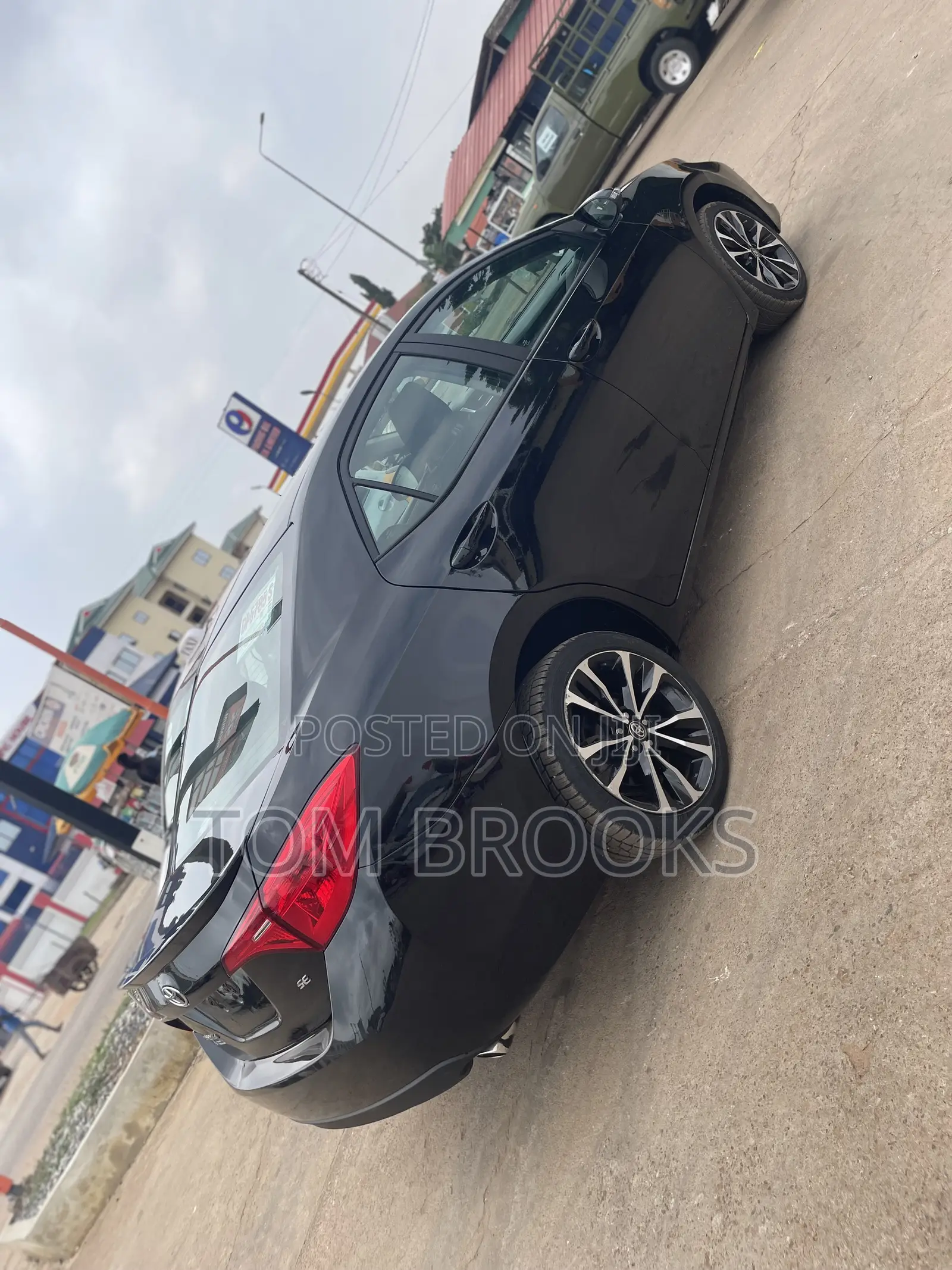 Toyota Corolla SE (1.8L 4cyl 2A) 2018 Black