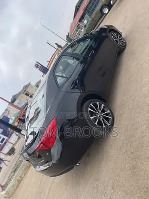 Toyota Corolla SE (1.8L 4cyl 2A) 2018 Black