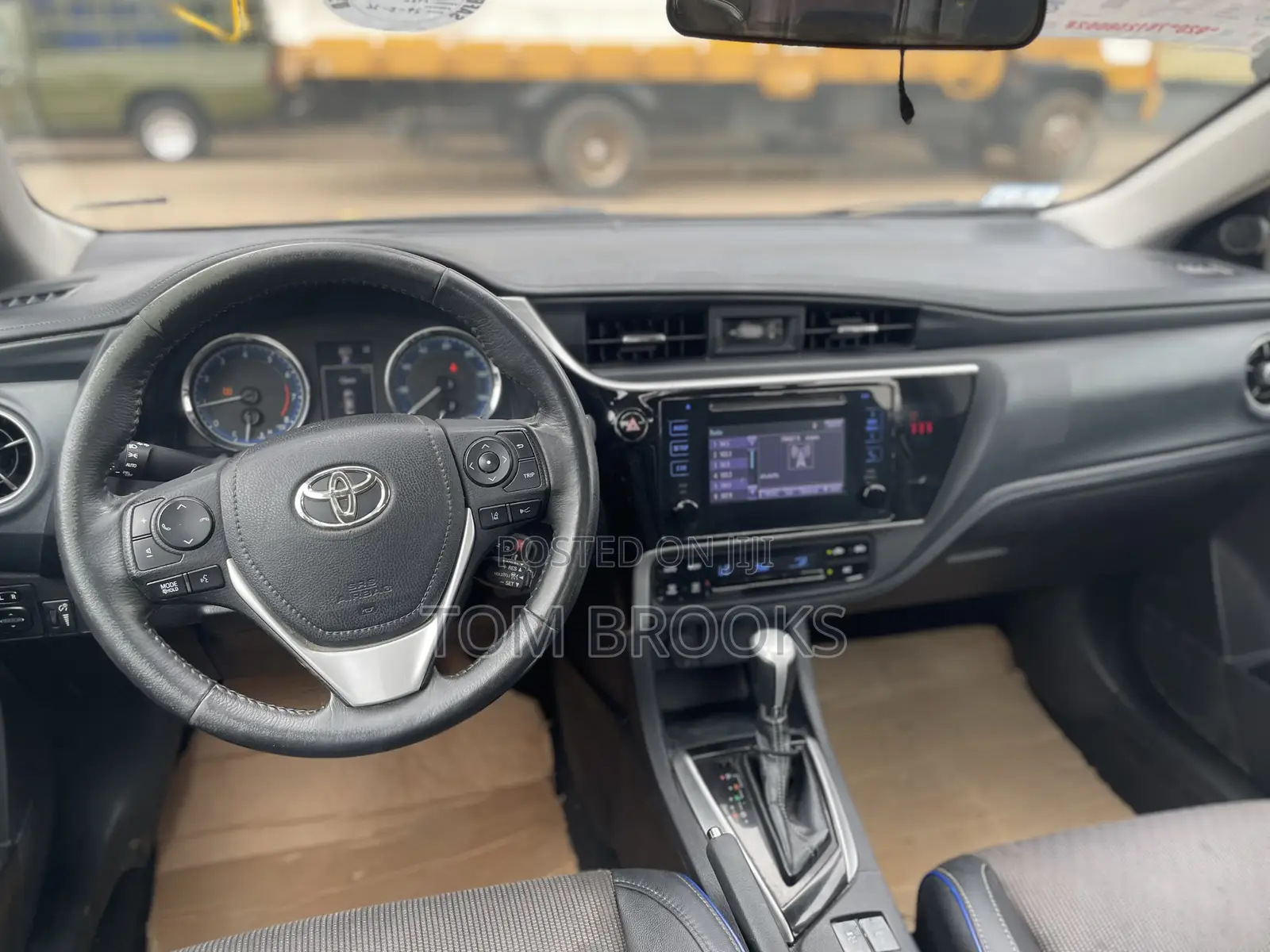 Toyota Corolla SE (1.8L 4cyl 2A) 2018 Black