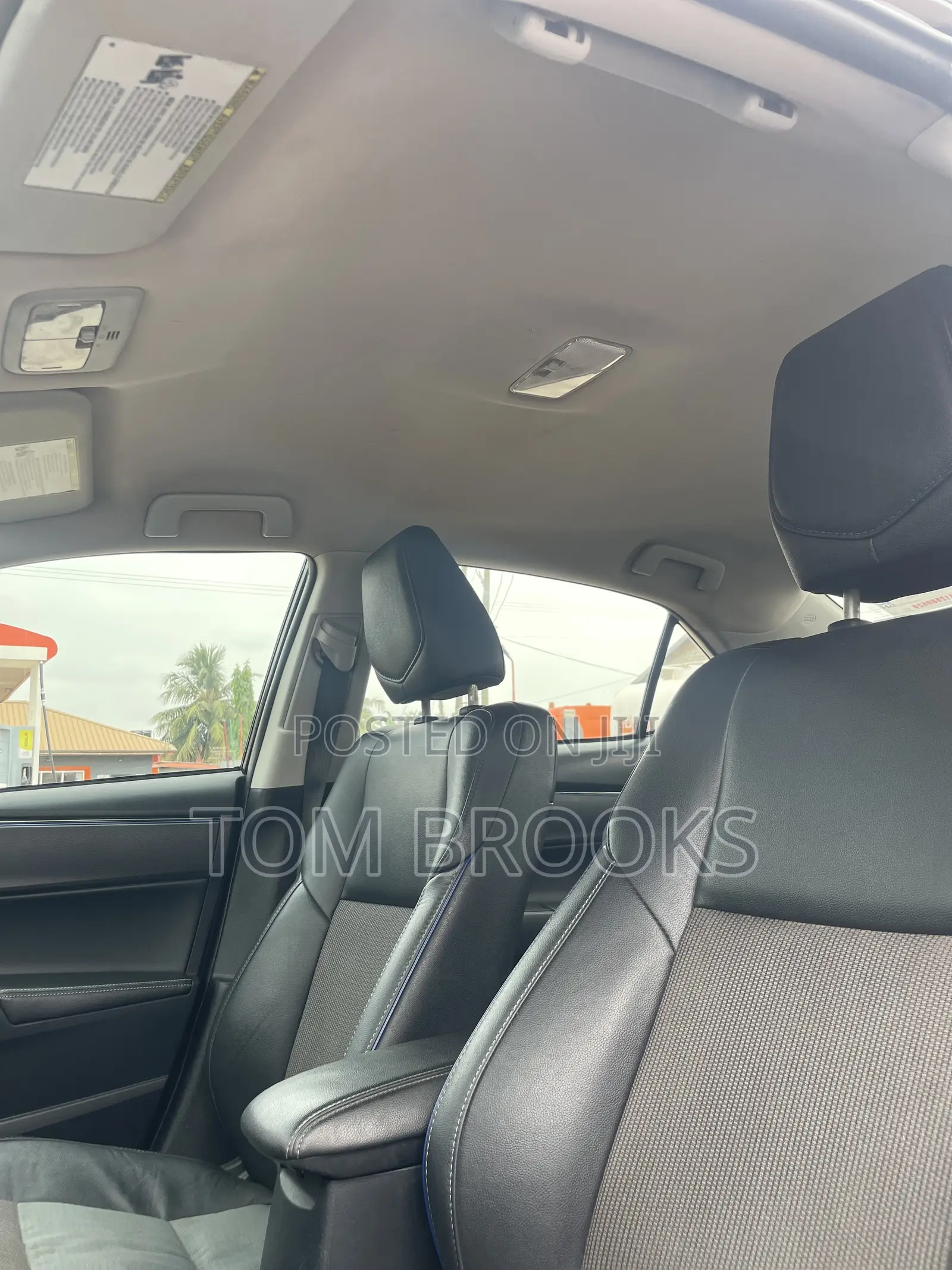 Toyota Corolla SE (1.8L 4cyl 2A) 2018 Black