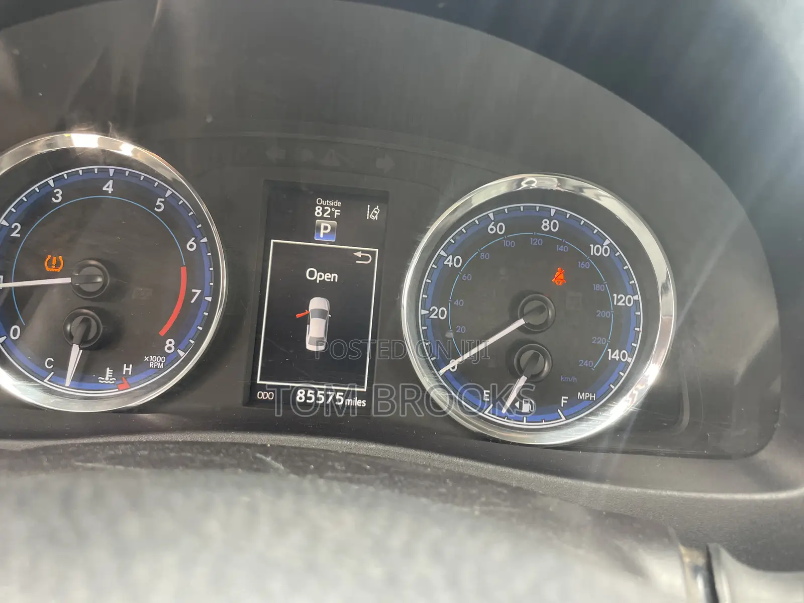 Toyota Corolla SE (1.8L 4cyl 2A) 2018 Black