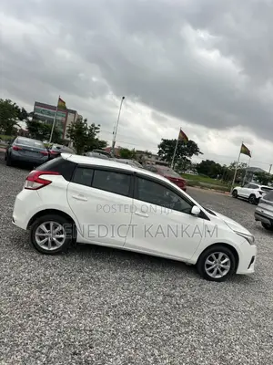Toyota Yaris L Hatchback 5dr 2014 White