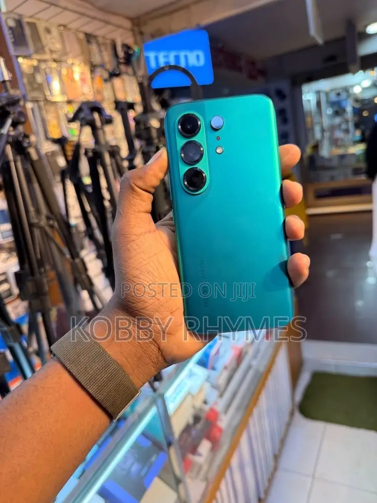 New Tecno Camon 50 Ultra 256 GB Blue