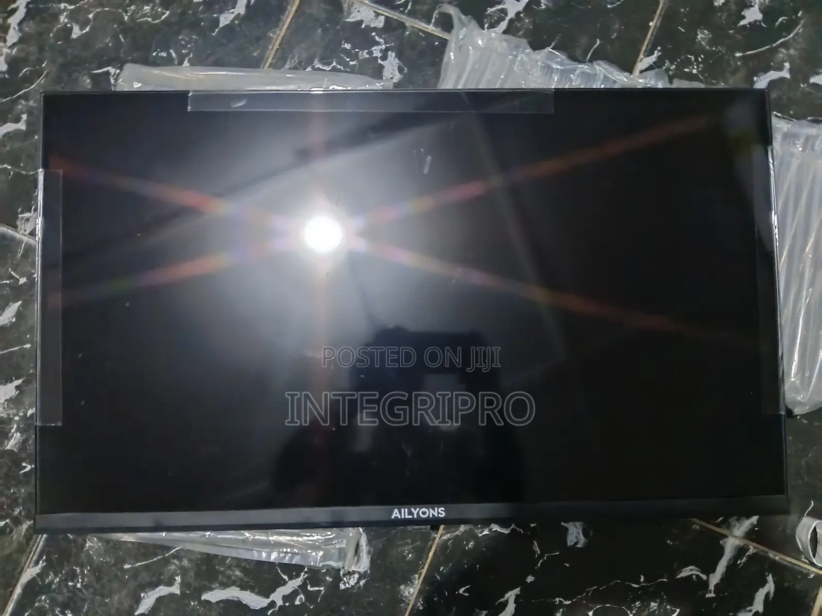 32" Flat Screen TV