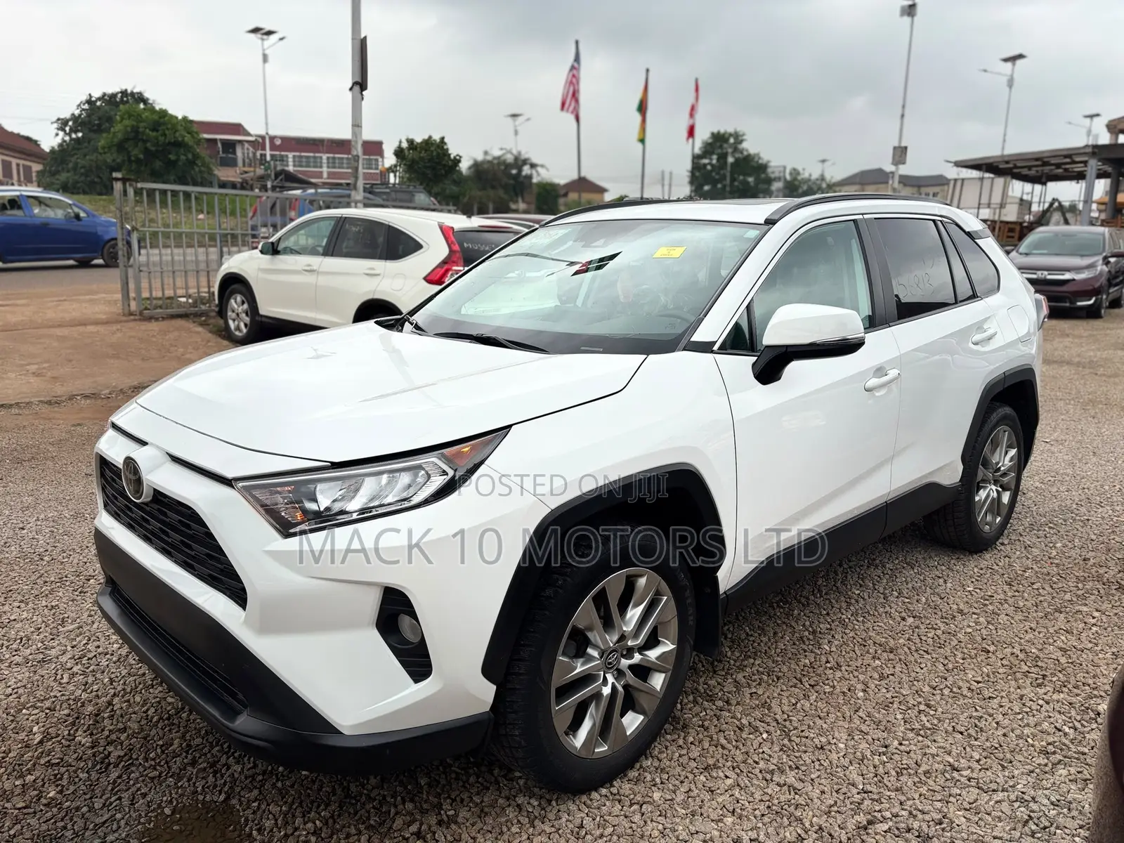 Toyota RAV4 XLE 2022 White