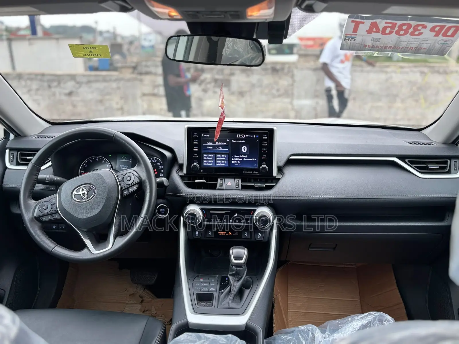 Toyota RAV4 XLE 2022 White